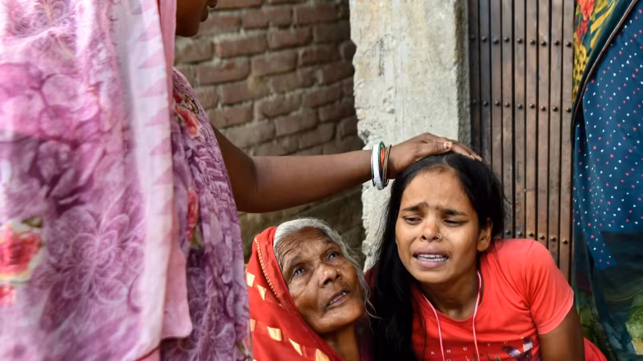 13 children die after overloaded boat capsizes in India