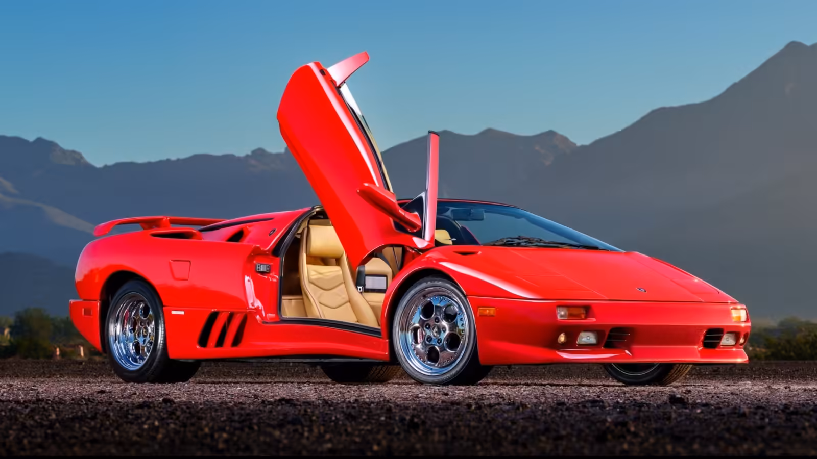 5 Exotics That Use Parts From Cheap Normie Cars (And Even Buses)