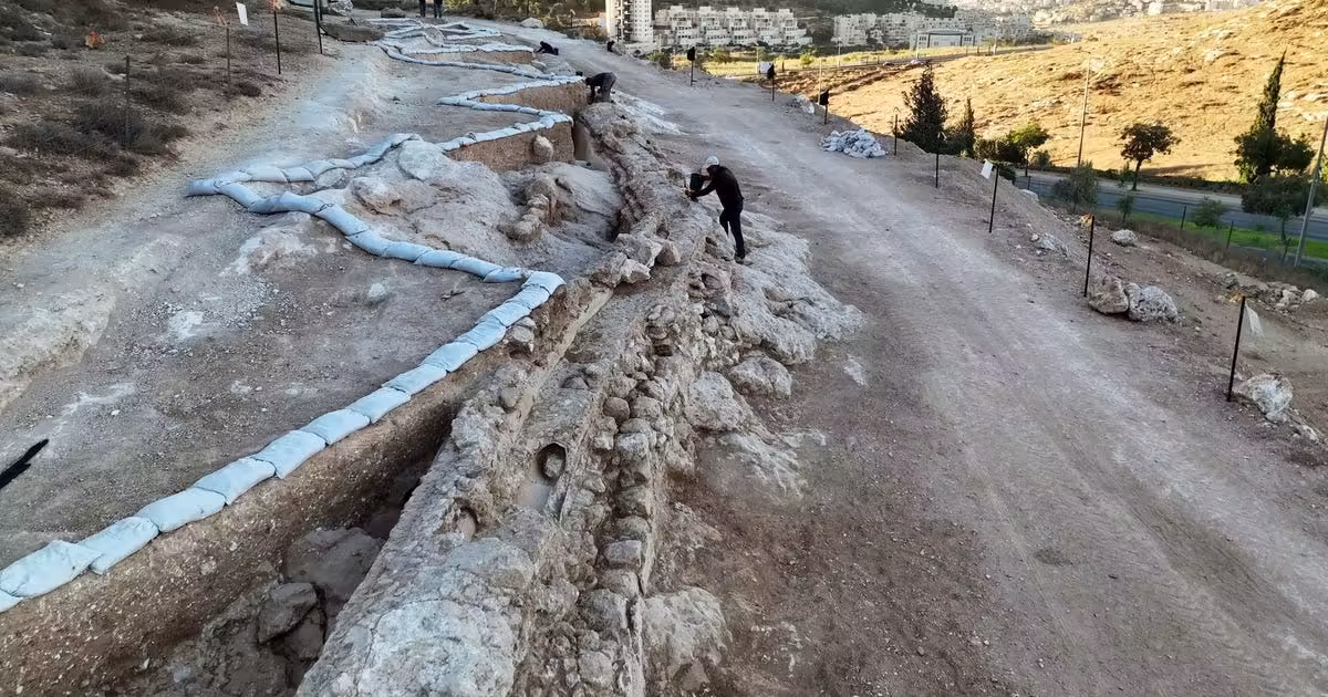 Archaeologists Reveal Huge Stretch of Ancient Lower Aqueduct Into Jerusalem