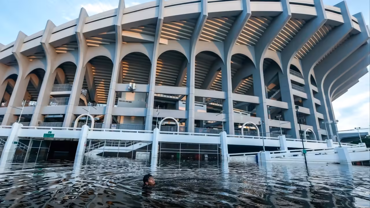 Bangkok braces for fresh chaos as possible floods threaten IMF-World Bank summit