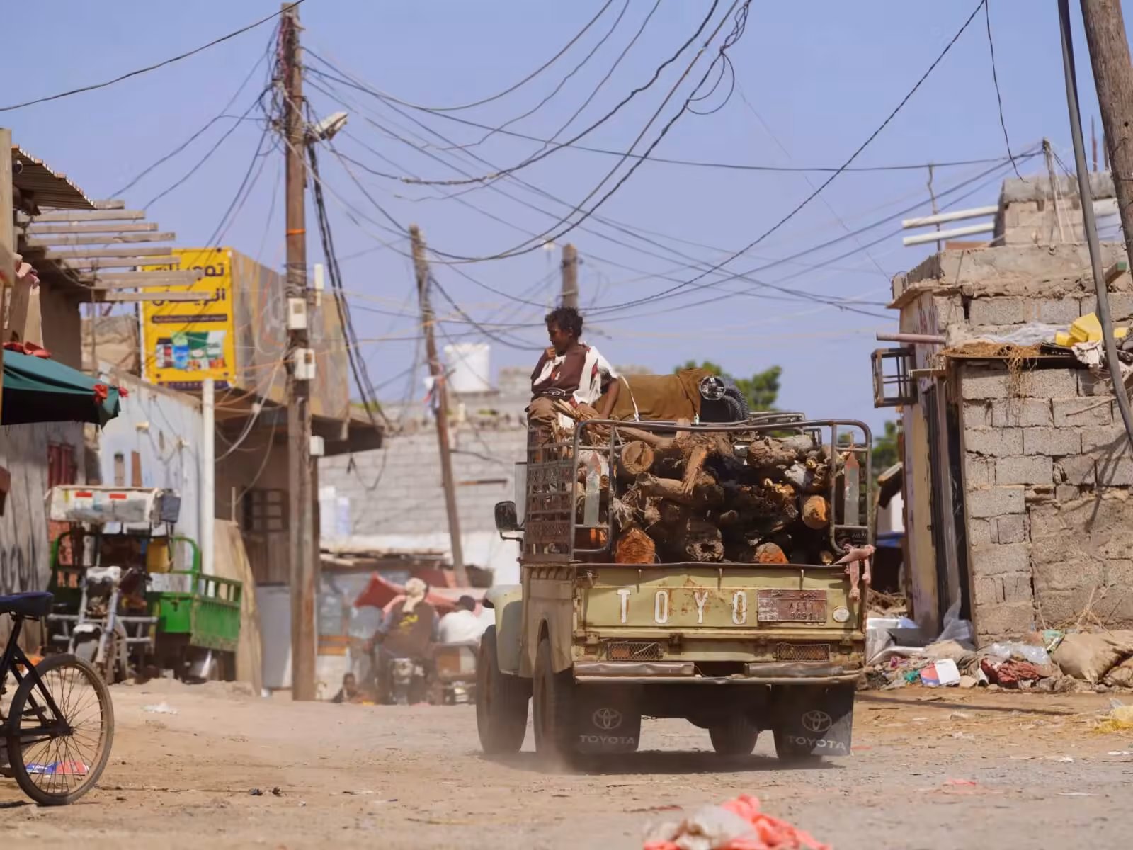 Blast heard in Yemen’s Aden as Houthis claim attack on military camp | Houthis News