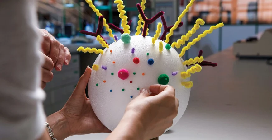 Chemistry in Pictures: Arts and crafts and science