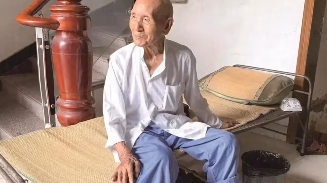 Chinese great-grandfather, 101, defies ageing with daily diet of Coke, Sprite, seafood