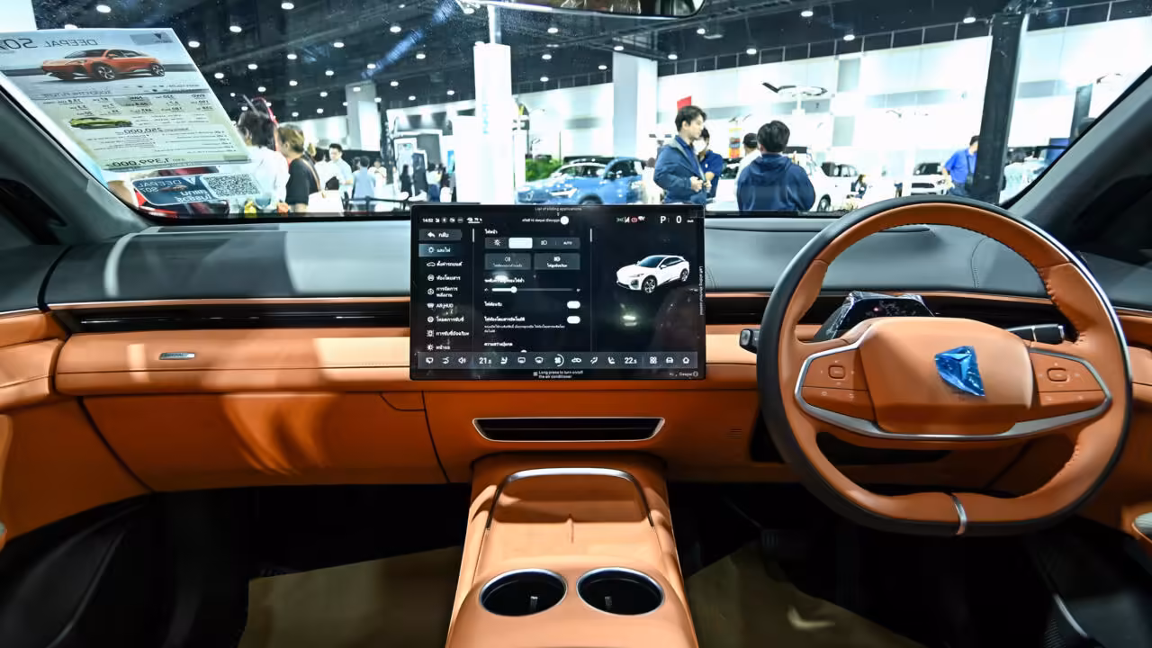 Did Chinese cars squeal on Norway's military?