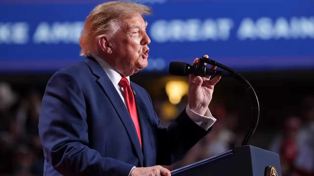 Disaster relief funding creeps into Trump's midterm rhetoric
