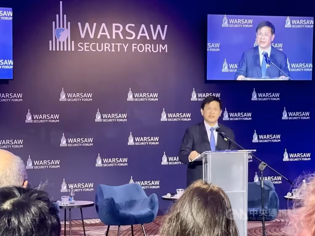 FM touts 'Taiwan model' for Europe ties at Warsaw forum