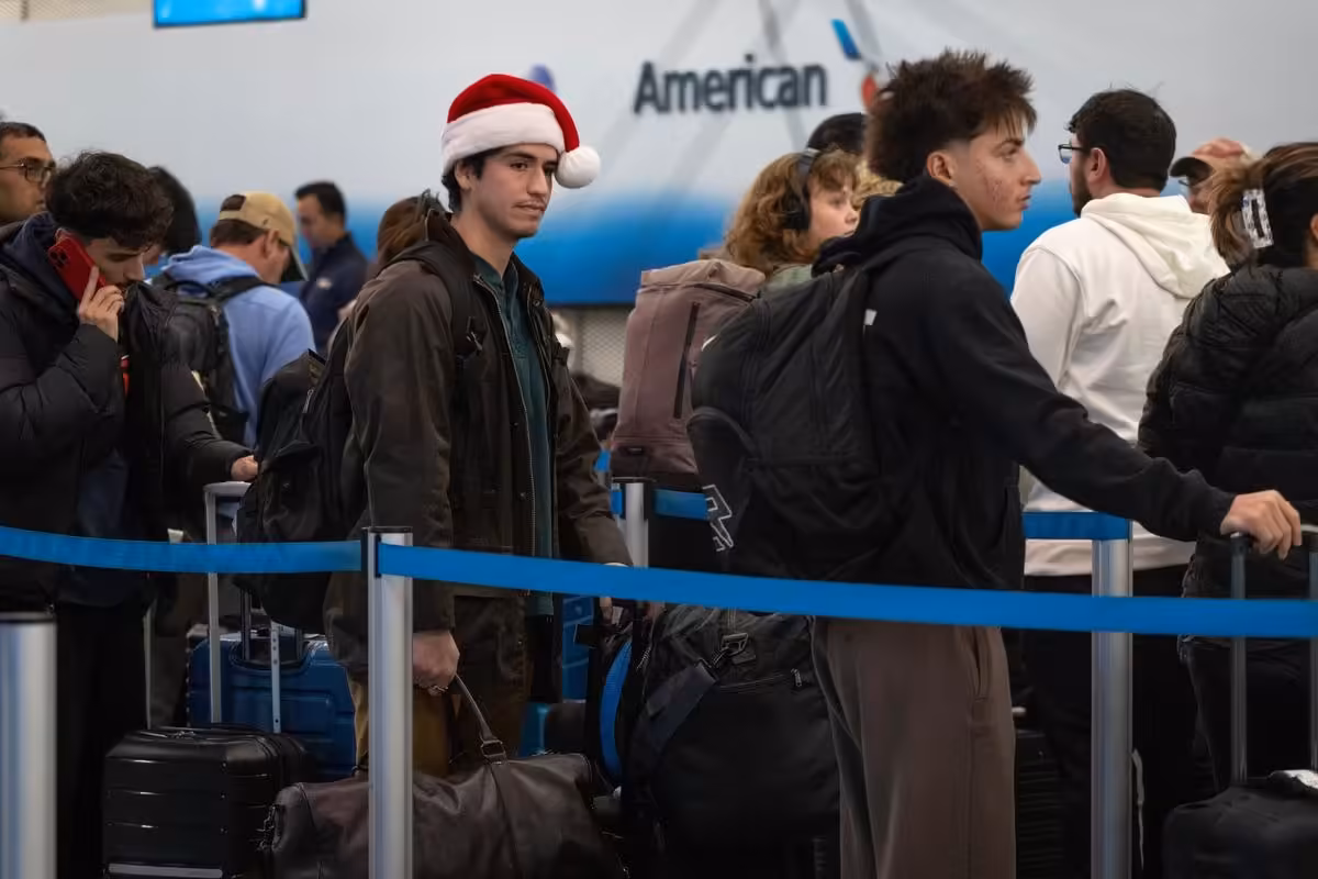 Google Flights: The Best Time To Book Holiday Travel 2026