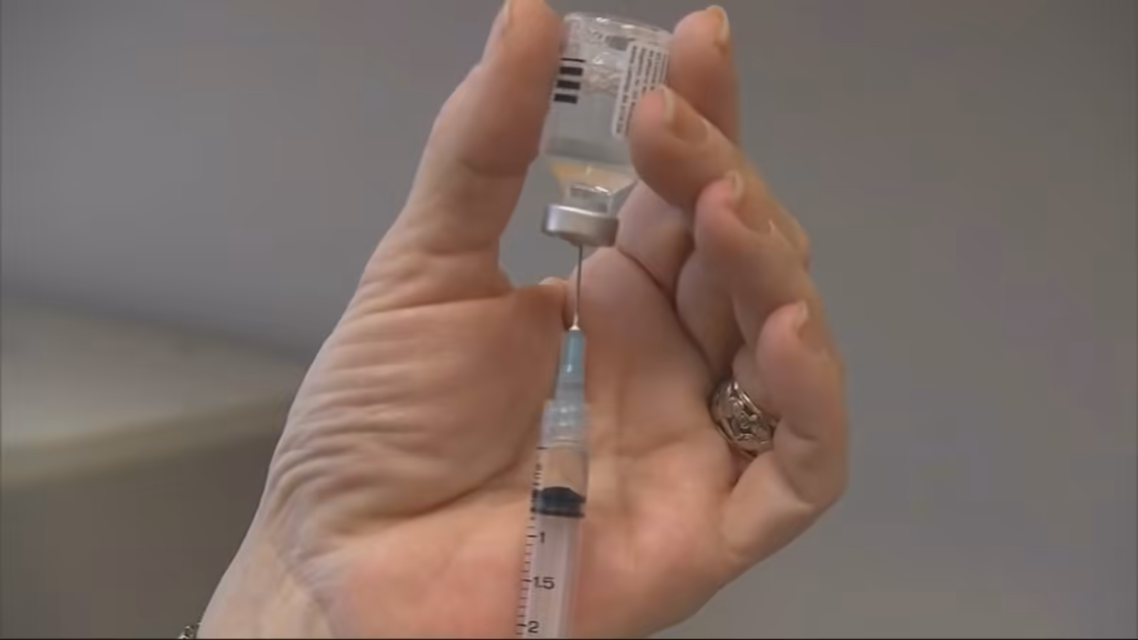 Health officials urge early flu shots after 1st flu-related death reported in San Francisco; influenza and COVID-19 cases up
