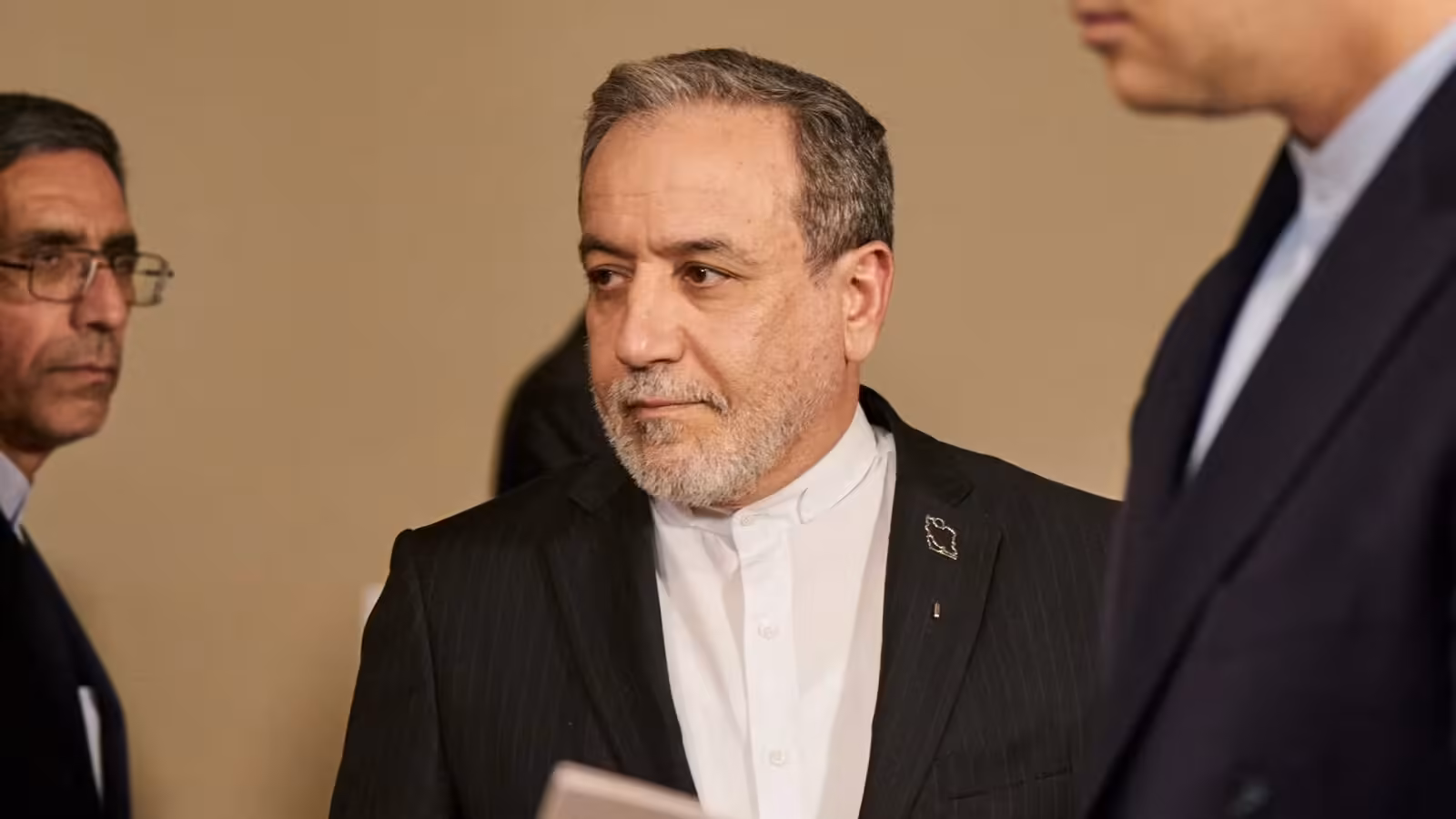 Iran tells US: there is ‘no military solution’ to end the war | US-Israel war on Iran
