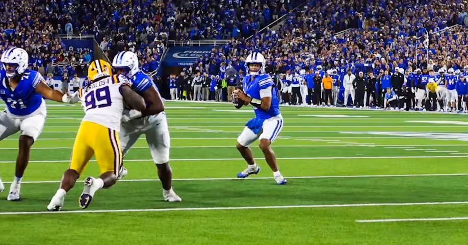Kenny Minchey hits an achievement no other Kentucky Football quarterback has reached