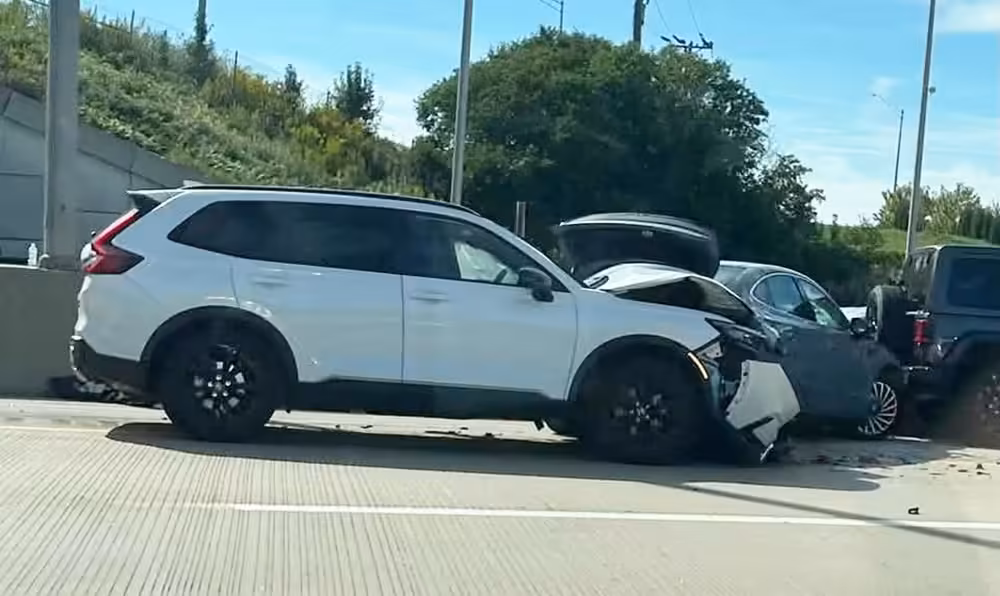 Lake Zurich man charged after driving onto shoulder, crashing into parked cars, leaving 2 pedestrians seriously injured near Gurnee