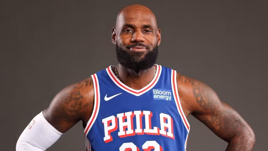 LeBron's Fanatics Deal Includes Helicopter Use