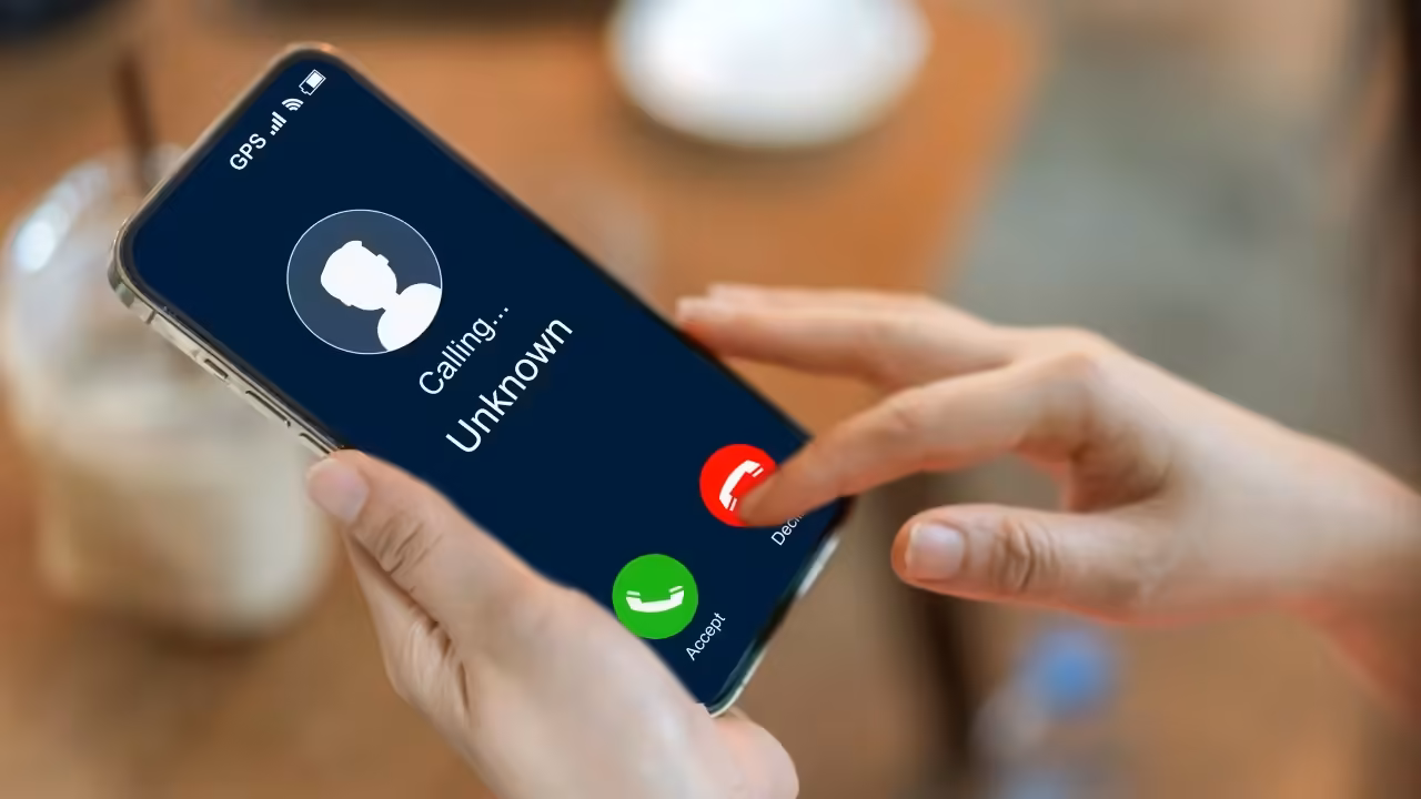 Man arrested after 23,000 bogus customer service scam calls in over a week