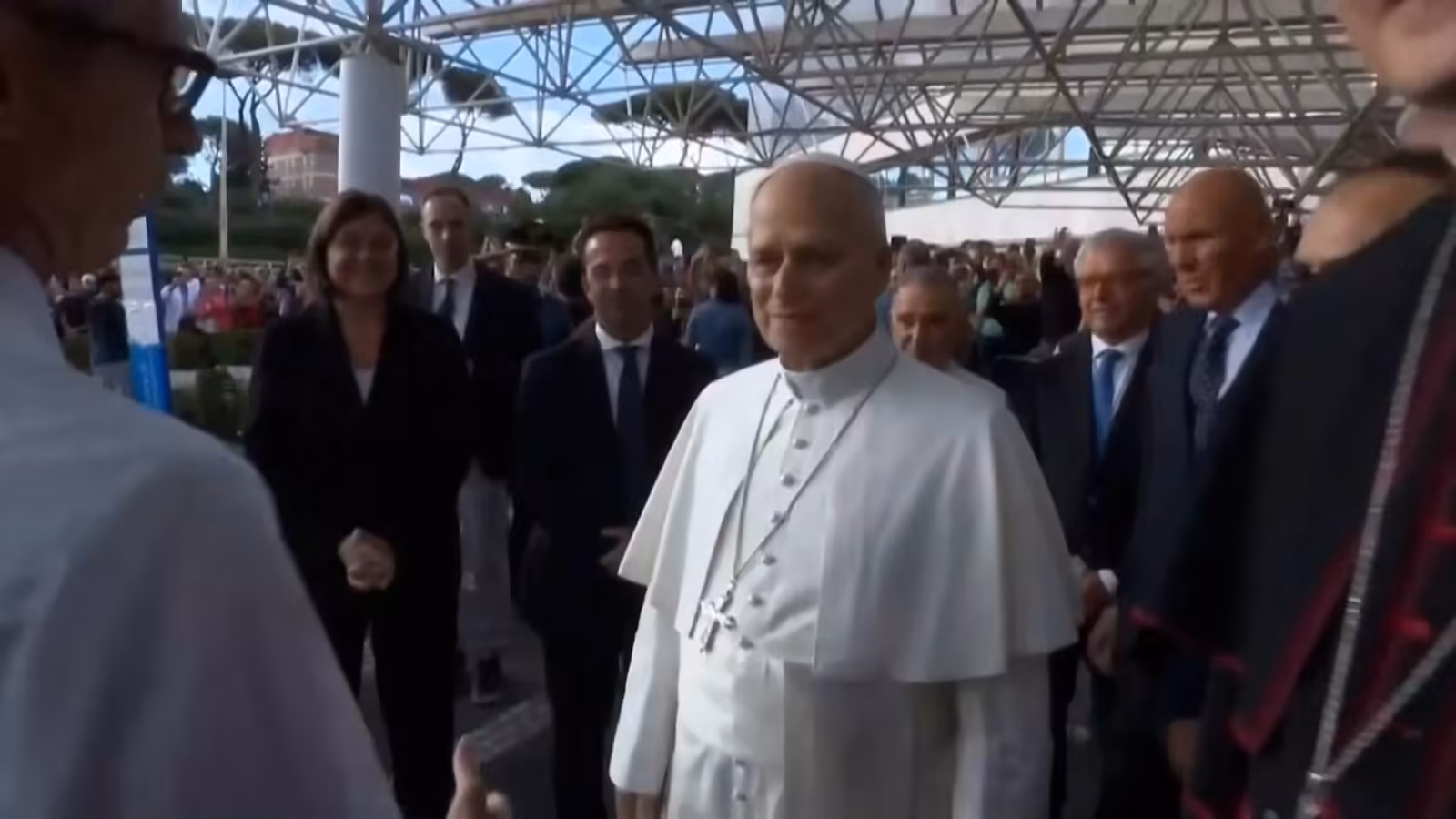 Pope Leo leaves hospital after lung cancer surgery | Newsfeed