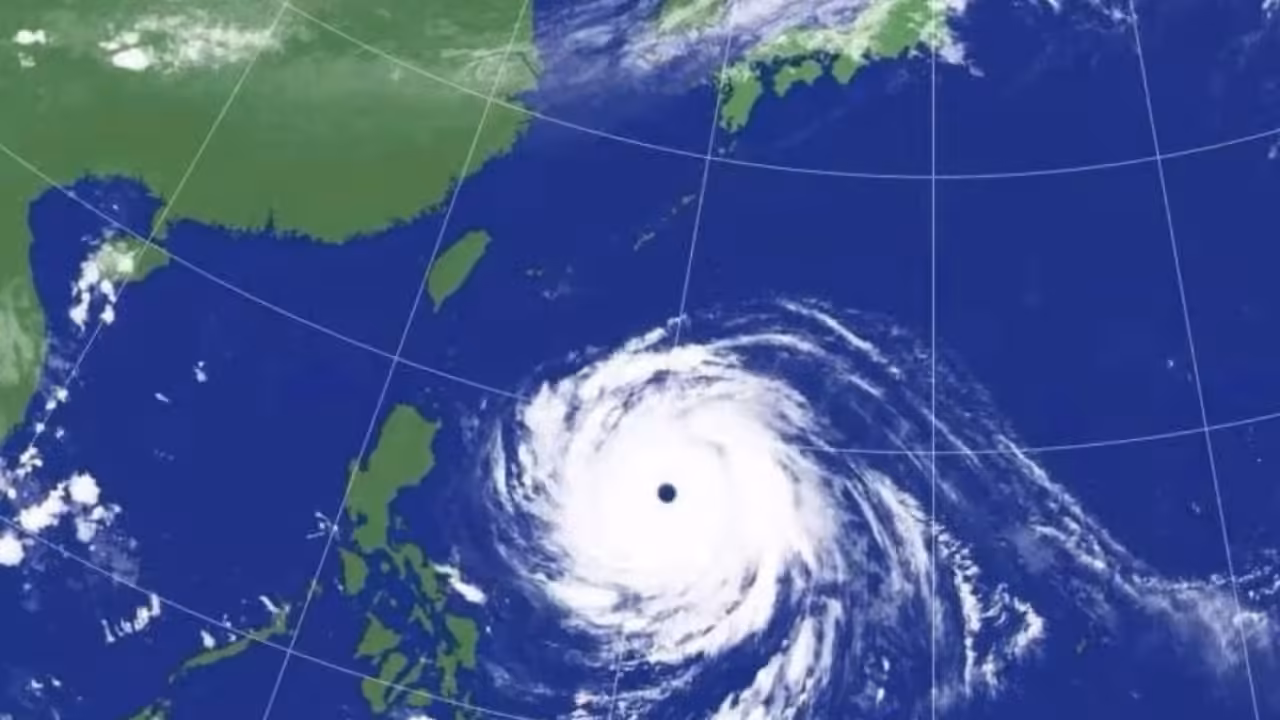 Strongest storm of the year barrels towards Taiwan and mainland China