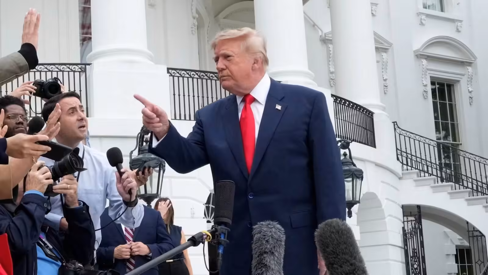 Trump calls for new president in Ukraine | Donald Trump