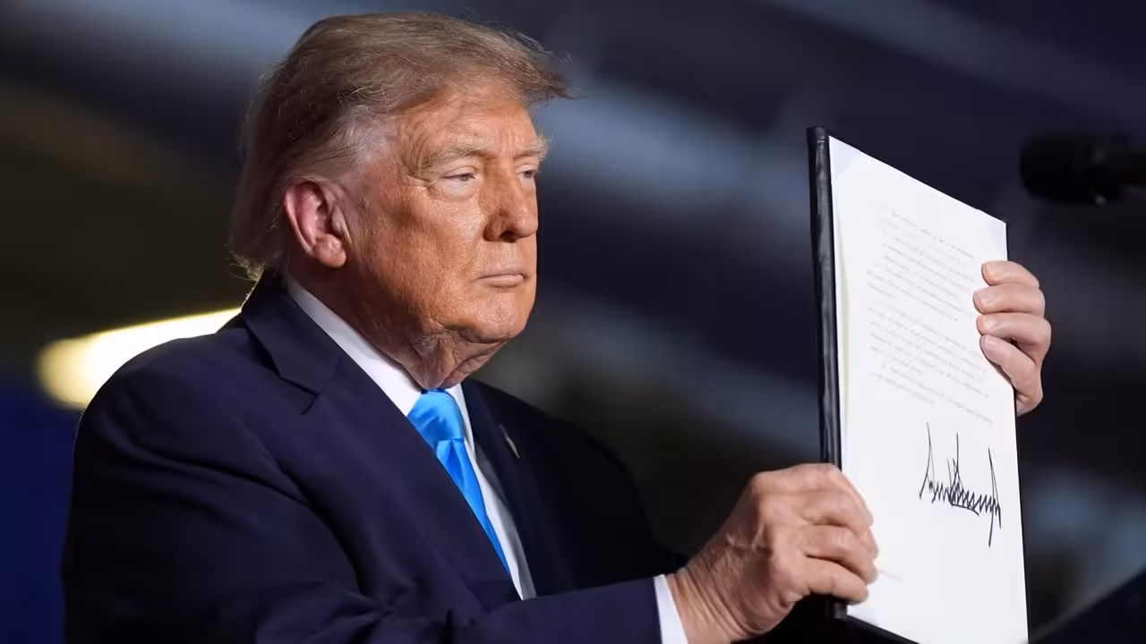 Trump signs order extending tax-free use of red-dyed diesel