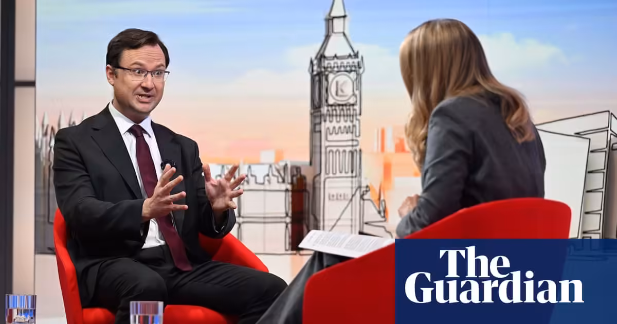 UK justice secretary unable to say how many early release prisoners have been tagged | Prisons and probation