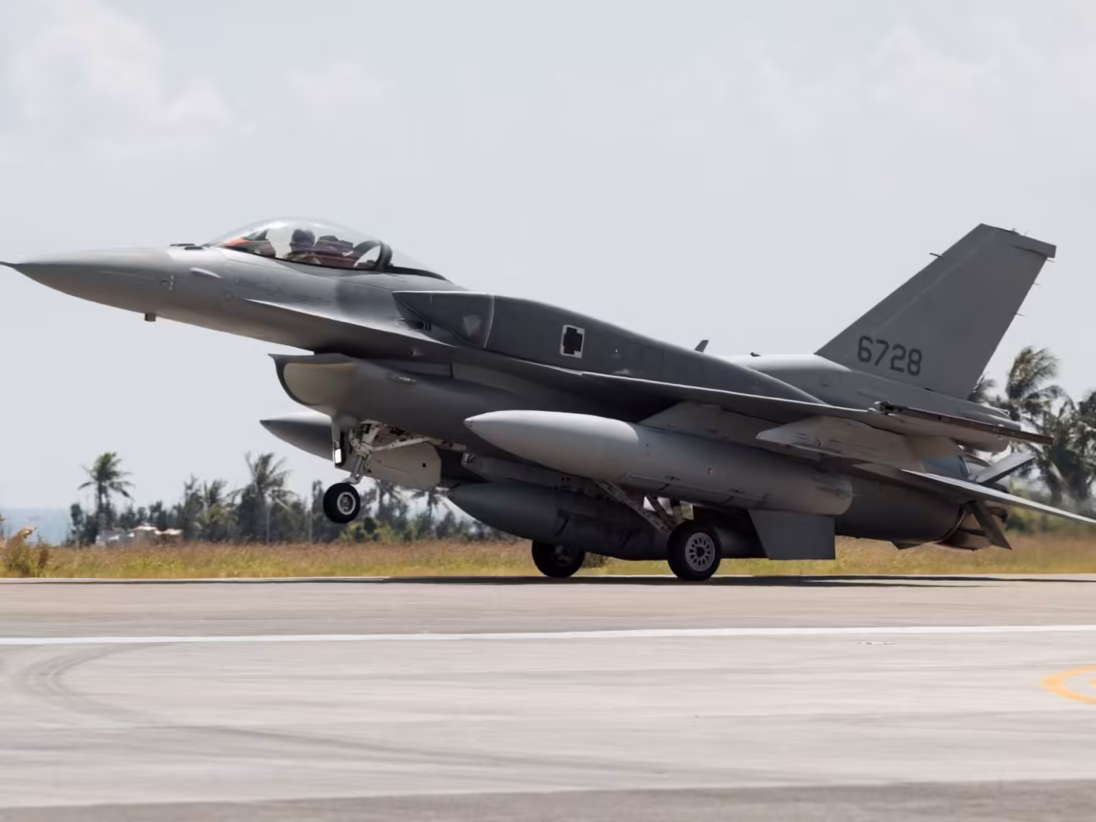 US delivers F-16V fighter jets to Taiwan as island eyes threat from China | Weapons News