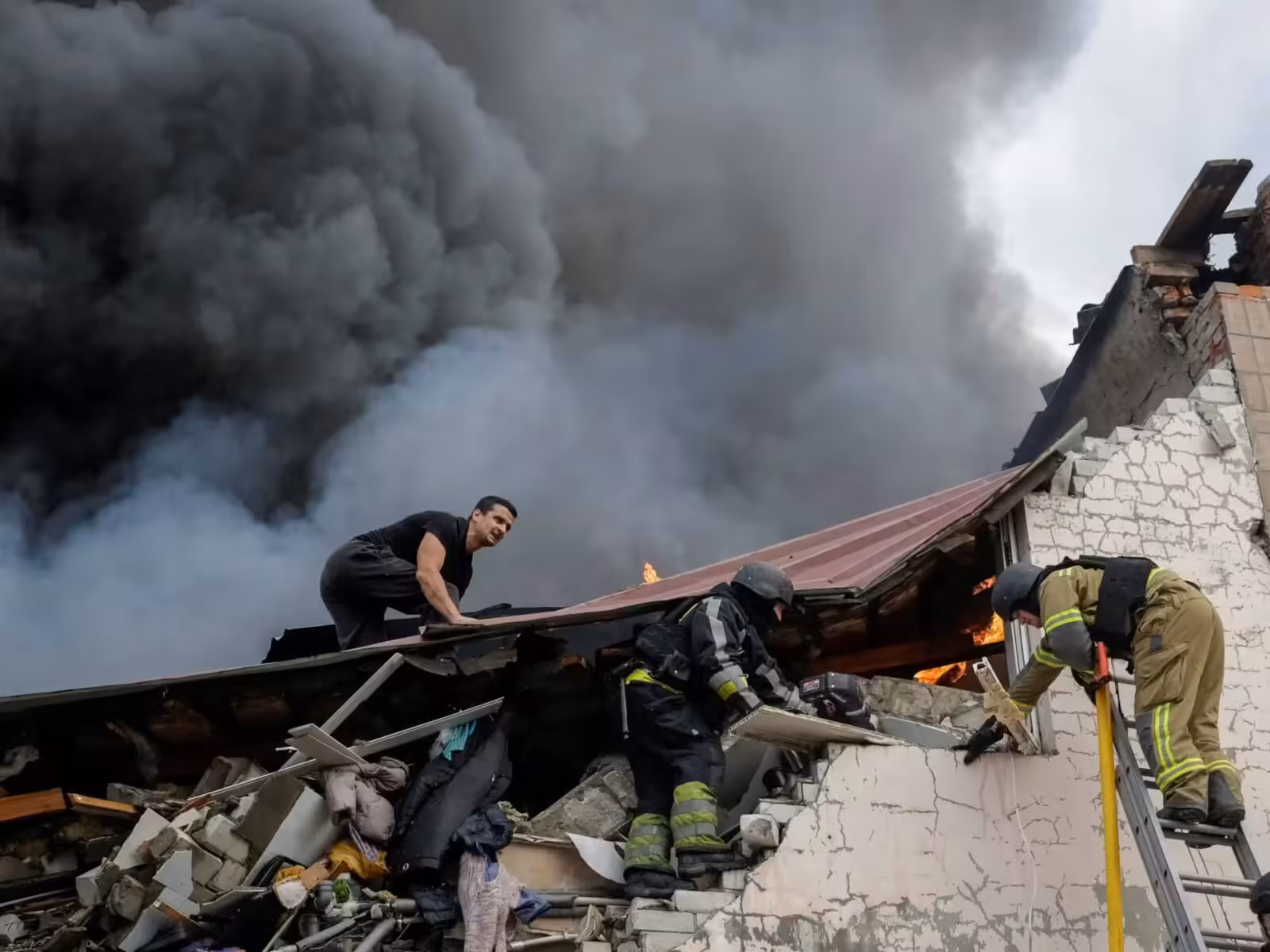 Ukraine pushes Russia back in Donetsk as military, civilian casualties soar | Russia-Ukraine war News