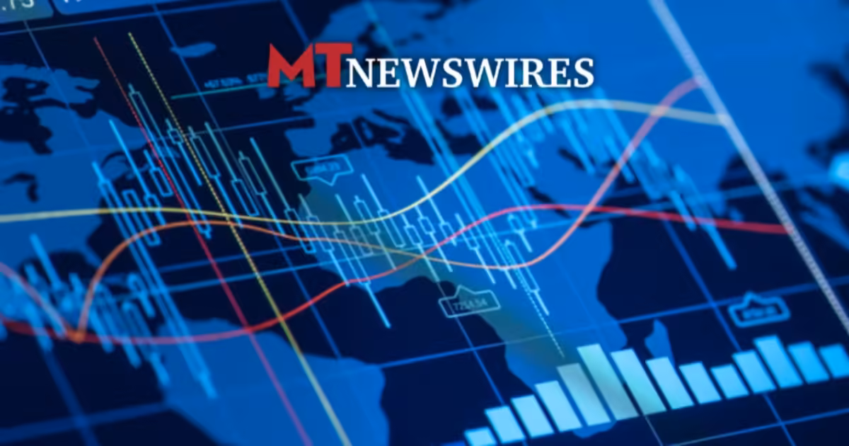 Update: US stock indexes fall amid declines in the technology sector and mixed results at large banking companies.