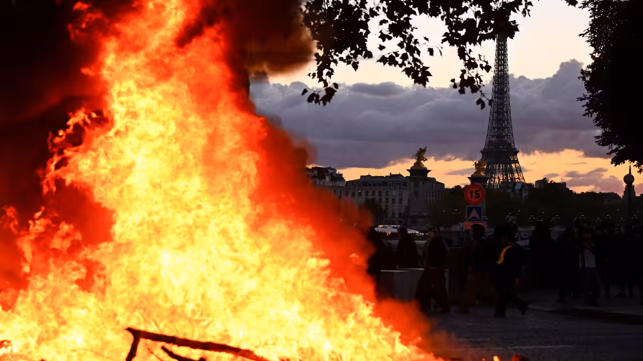 Urgent warnings for travelers issued by US Embassy in Paris after riots, tear gas